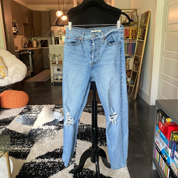 Levi’s Wedgie Straight Jean - Picture 2 of 7